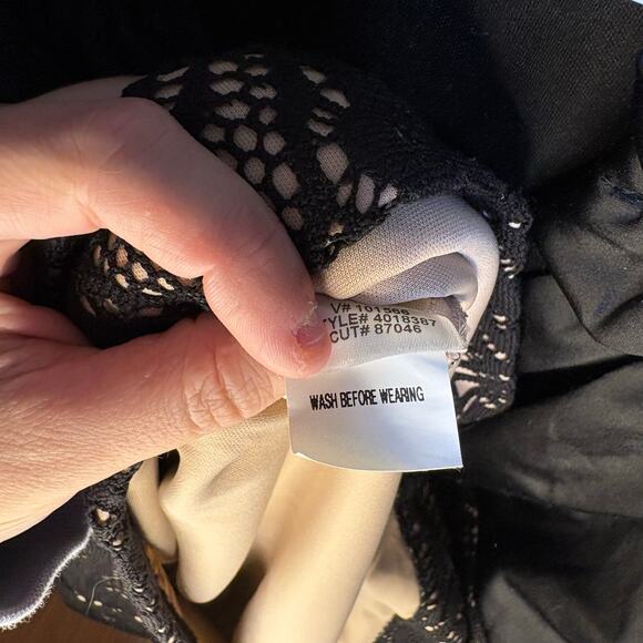 Coldwater Creek V Neck Black Lace Overlay Fitted Whimsygoth Fairy Grunge SZ 4 - Picture 7 of 9